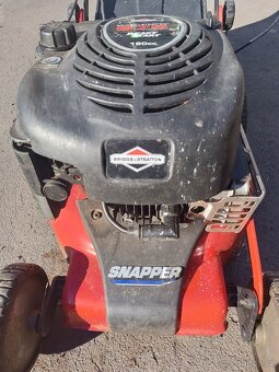 Prodám benzínovou zahradní sekačku s pojezdem - 8