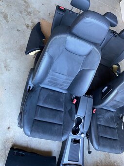 Mercedes GLK alcantara sedačky interiér - 8