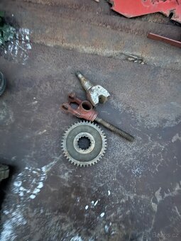 Prodám náhradní díly zetor - 8