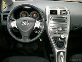 Toyota Auris 2.0D -4D - 8