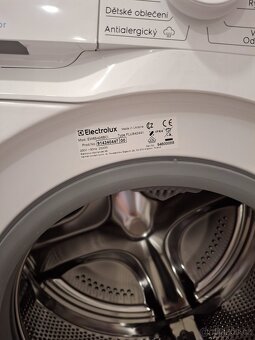 ÚZKÁ AUTOMATICKÁ PRAČKA ELECTROLUX - 8