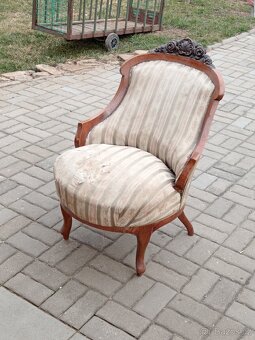 Starožitná křesla, věšák a kořenky - 8