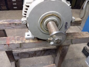 Elektromotor 7,5 KW, 1450 ot. - 8