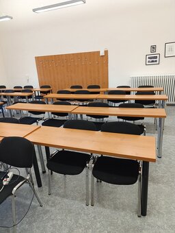 Stoly a židle ze školících místností - 8