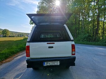 Toyota Hilux 2.5 D-4D - 8