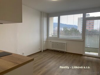 Pronájem nově zrekonstruovaného bytu 1kk s lodžií ul. Malát - 8