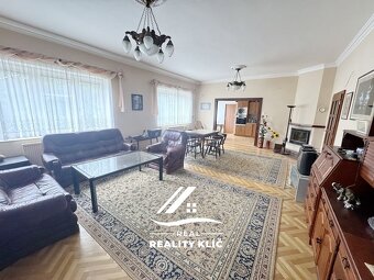 Pronájem prostorného bytu, s balkonem a krbem- 2+1, 102 m2 - 8