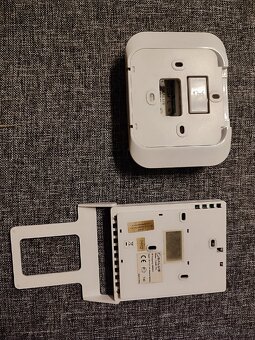 Termostat Salus T105RF bezdrátový - 8