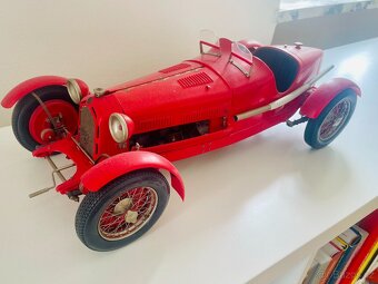 Prodám model auta v měřítku 1:8 - 8
