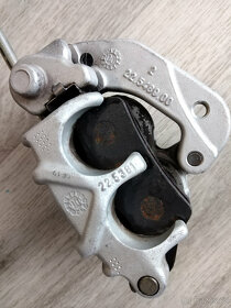 Brzdovy třmen předni Brembo - 8