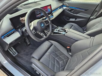 BMW Řada 5, 550e xDrive - 8