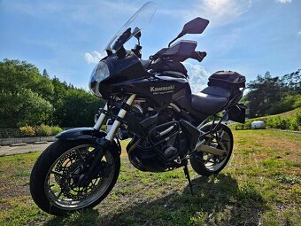 Zachovalý Kawasaki Versys KLE 650 s doplňky, STK 2027 - 8