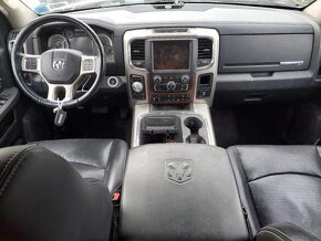Dodge Ram 5.7 4x4 Laramie lehce bourane - 8