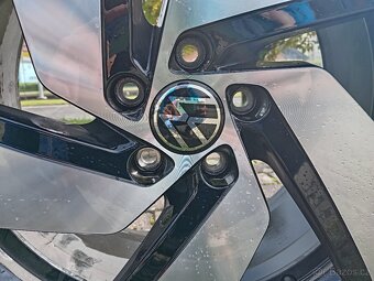 Originál ALU kola VW Golf R18 + letní pneu - 8