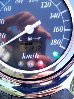 Suzuki VL 800 Volusia - 8