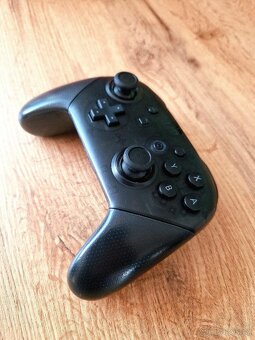 Nintendo Switch OLED v bílé barvě + 265 GB karta + Ovladač - 8