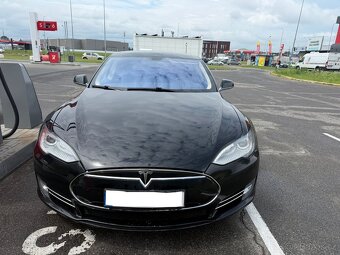 Tesla model S 85 free supercharger po repasu baterií - 8