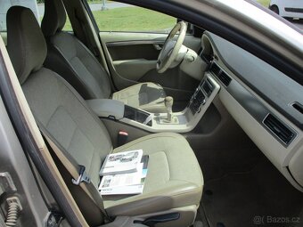 VOLVO XC70 D5 151kw AWD Momentum Kinetic 07/2010 - 8