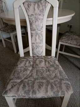 Stůl kulatý jídelní, rozkládací a 4 židle - 8