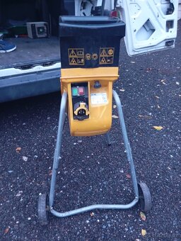 Drtič větví štěpkovač - 8