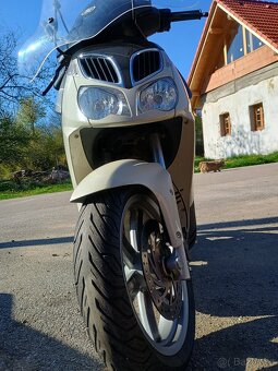 Motocykl Aprilia - 8