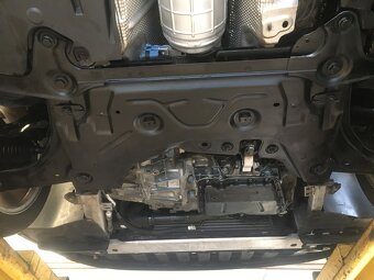 RENAULT LAGUNA III 2.0dCi 110kW TOP STAV 146tis.km - DPH - 8