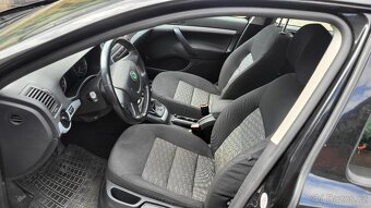 Škoda Octavie 1.6 TDI 77KW r.v.2011 málo jetá - 8