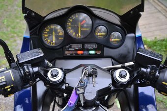 Honda VF 1000F - 8