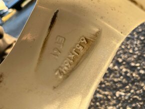 Zimní Alu kola 215/60 R16 - 8