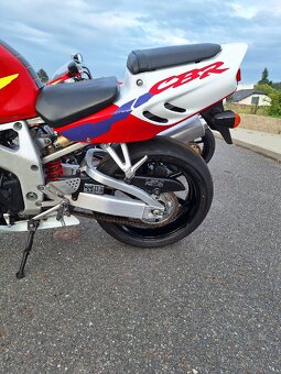 Honda cbr 900rr - 8