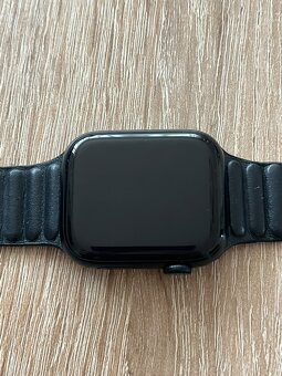 APPLE WATCH S8 45mm černé- TOP STAV - 8