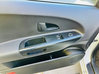 KIA CEED 1.6 i BENZÍN 6 RYCHLOSTÍ PUVOD ČR TAŽNÉ ZAŘÍZENÍ - 8