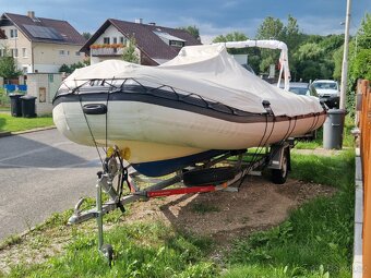 RIB 5,5m ALSON (nové tuby) + SUZUKI 90 EFI a vlek - 8