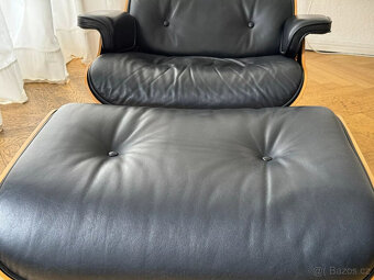 Křeslo Vitra Eames s taburetem - 8