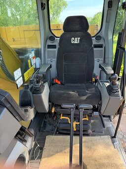CAT 320 GC - 8