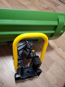 Funkcni snezny pluh/radlice pro el.traktory John Deere - 8