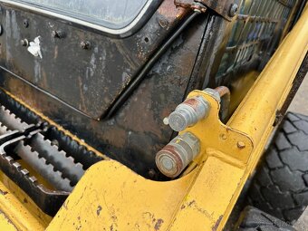 CATERPILLAR 226 4X4 2002 VIN 409 - 8