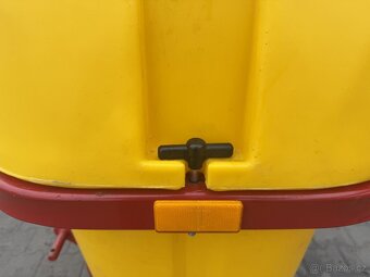Postřikovač 600L 12m STRUMYK - 8