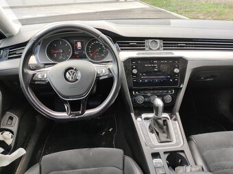 Volkswagen Passat B8 Kombi 2,0 TDI 110 kW, rv 2019 - TOP - 8