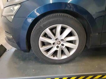 Škoda Superb 4x4 Premium TDI 140kw//tažné/matrix/kessy/ACC - 8