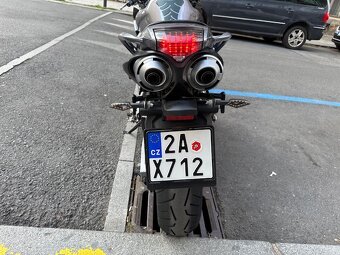 Yamaha FZS 600 Fazer - 8