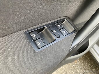 Volkswagen Polo 1.2i ,  44 kW benzín, 2011 - 8