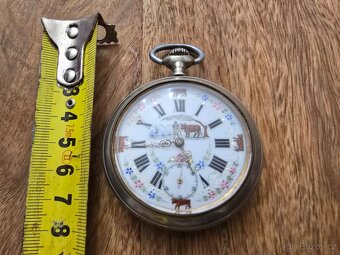 KRÁSNÉ SEDLÁCKÉ KAPESNÍ STAROŽITNÉ HODINKY -KRÁVY - 8