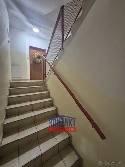 Pronájem bytu 2+kk 50 m² s balkónem a parkovacím stáním, Čes - 8