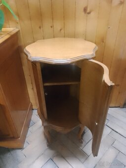 Skříňka s intarziemi - 8