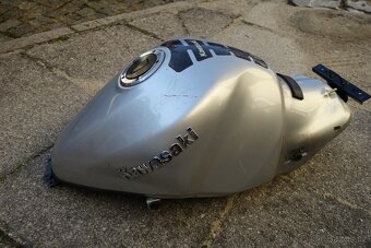 Kawasaki ZZR 1200 - 8