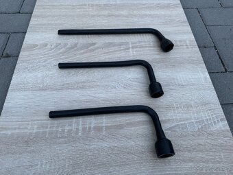 Volha Gaz Uaz, originální původní klíče na kola - 8