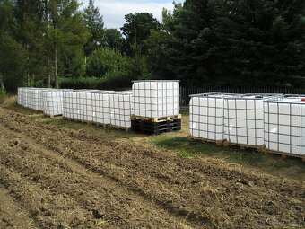 IBC kontejner , nádrž na vodu 1000 litrů , i na pitnou - 8