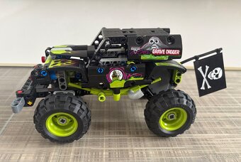 Lego Technic 42118 - Monster Jam Grave Digger - 8