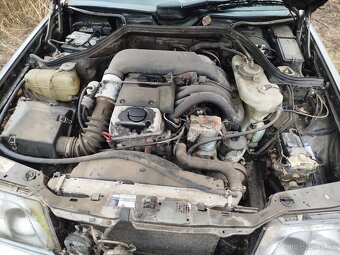 Mercedes w 124 250D - 8